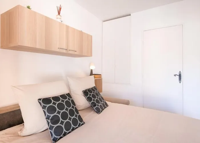 Appartement Studio-cabine Climatise -4 Pers- Proche De La *